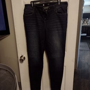 Women's Sz 14 skinny jeans.